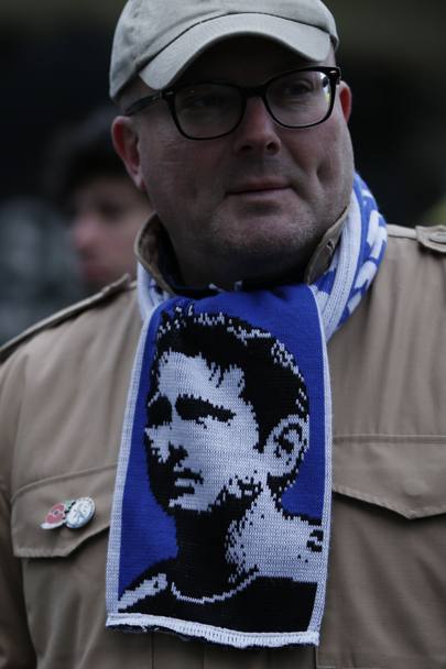 I tifosi non si staccano dalle vecchie sciarpe. Allo stadio si va ancora con il viso di Frank bene in evidenza. (AFP)